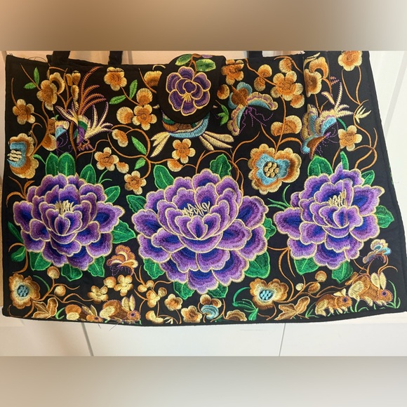 Tote with embroidered purple flowers - Picture 2 of 6